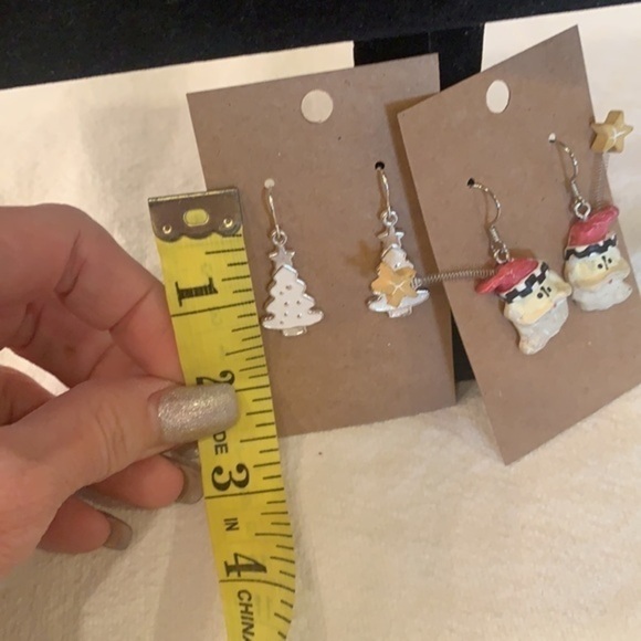 💐5/25 2 pair Christmas earrings Santa clause stars white trees dangle earrings - Picture 5 of 6